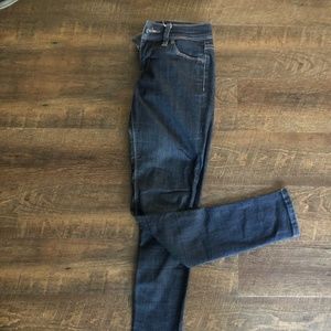 Limited Dark Wash 917 Skinny Jeans